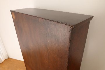Oak leaded door bookcaseの画像
