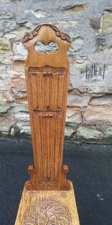 Carved oak spinning chair画像