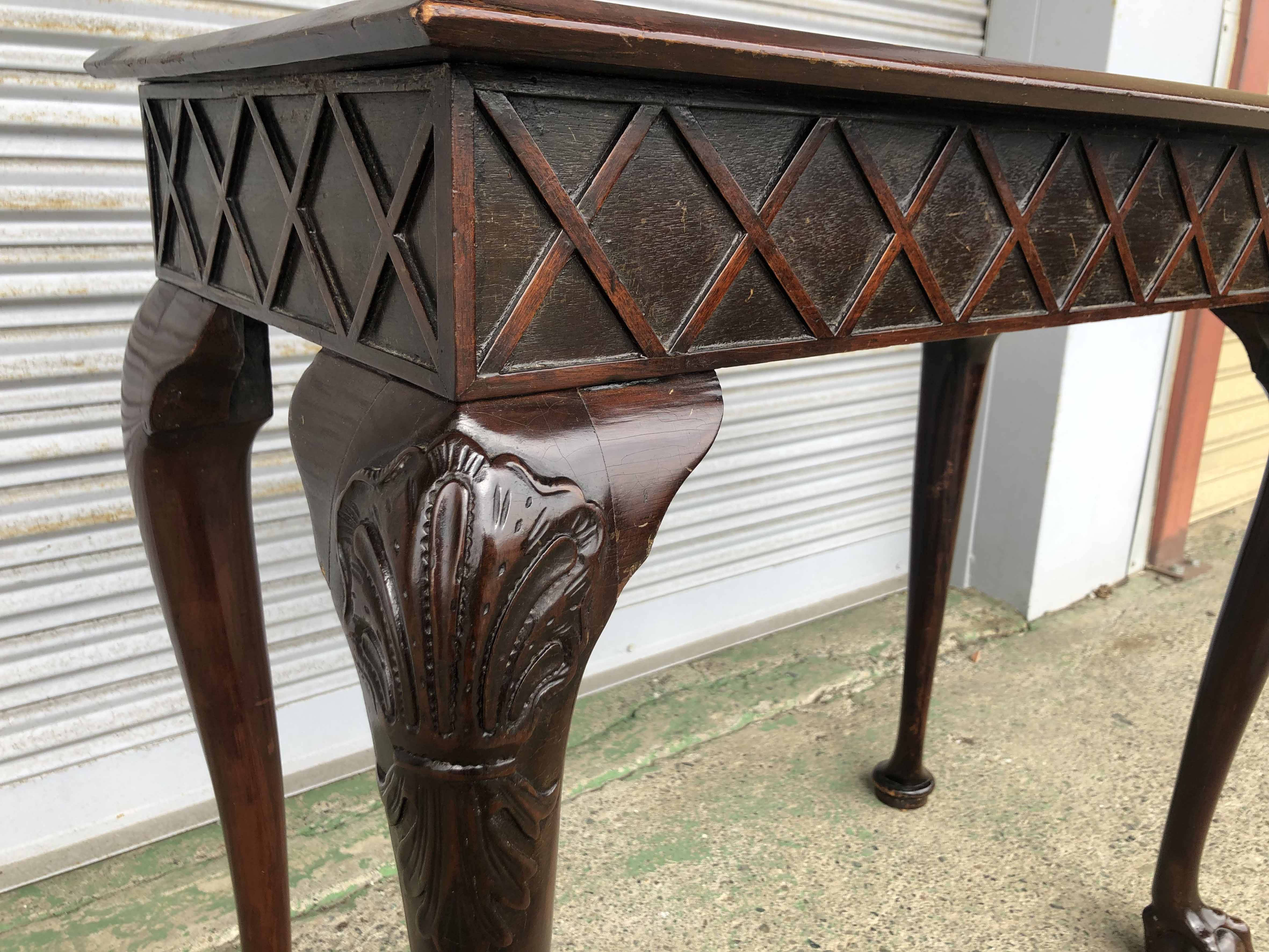 Chippendale Style Mahogany Hall Table画像