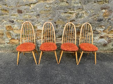 Ercol table and four chairs (4 Chairs)の画像