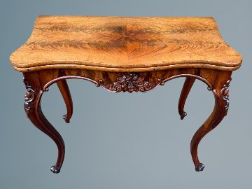 19th Century Victorian Figured Mahogany Turn Over Top Tea Table画像