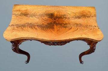 19th Century Victorian Figured Mahogany Turn Over Top Tea Tableの画像