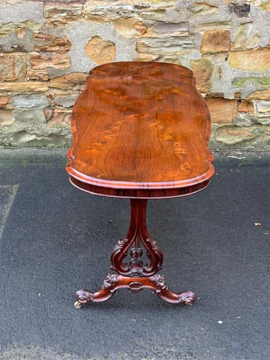 Victorian rosewood tableの画像