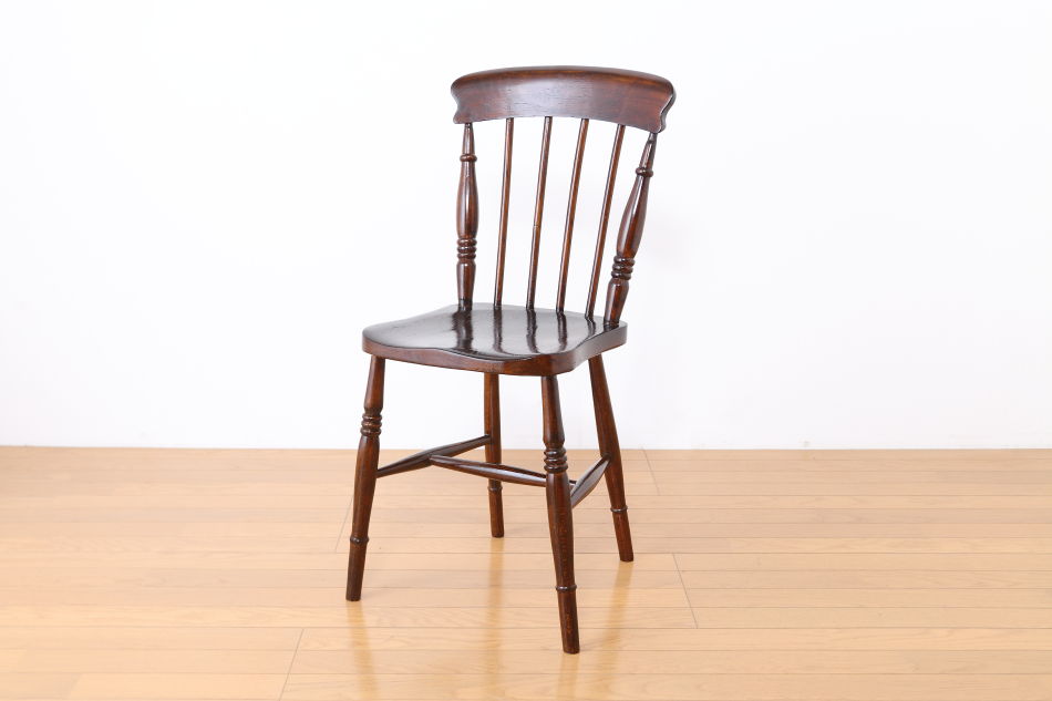Rustic chairの画像