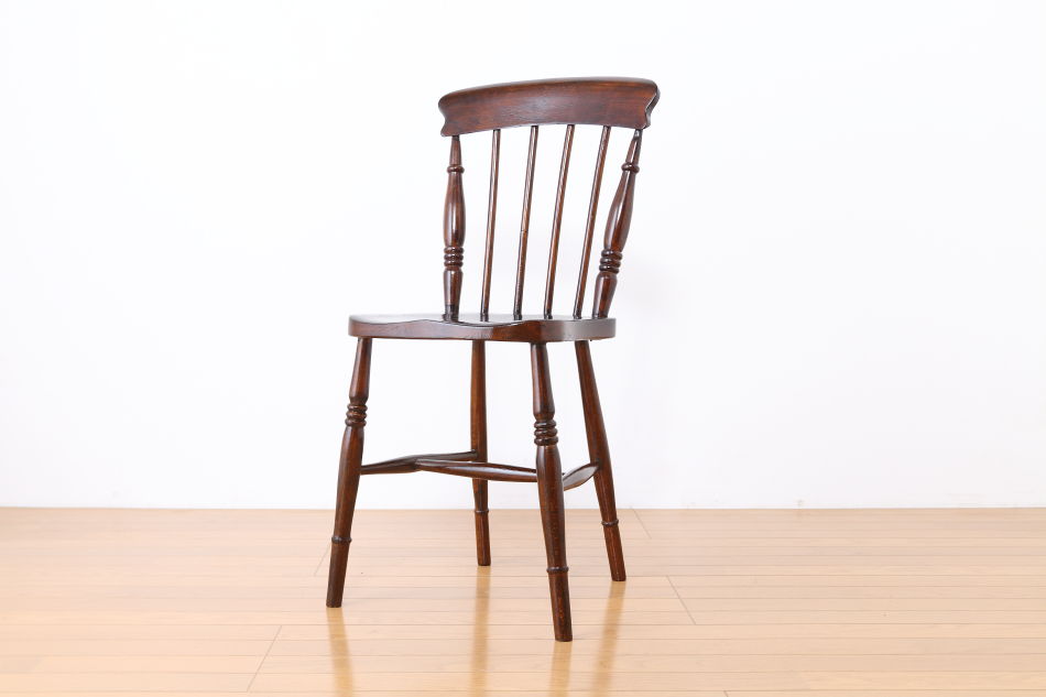 Rustic chairの画像