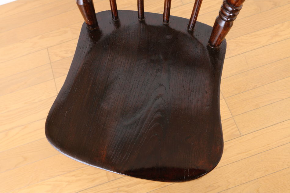 Rustic chairの画像