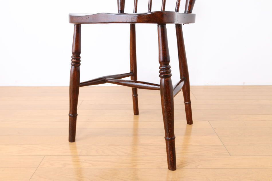 Rustic chairの画像