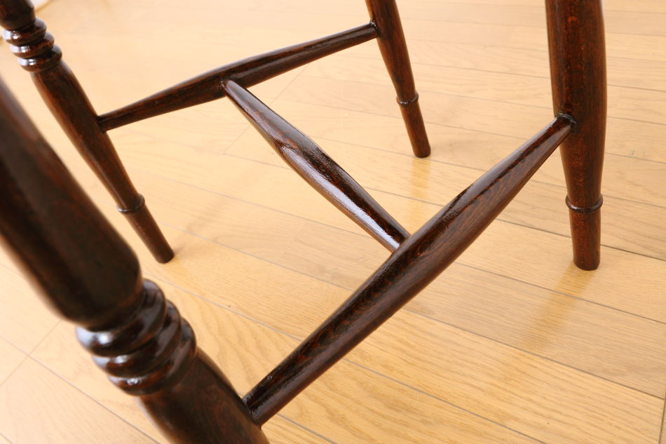 Rustic chairの画像