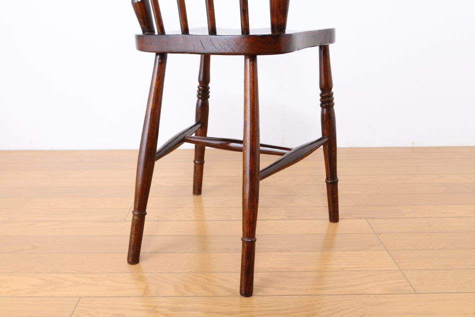 Rustic chairの画像