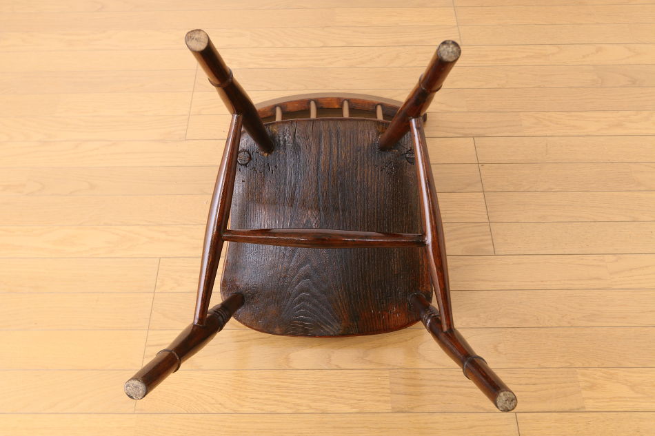 Rustic chairの画像