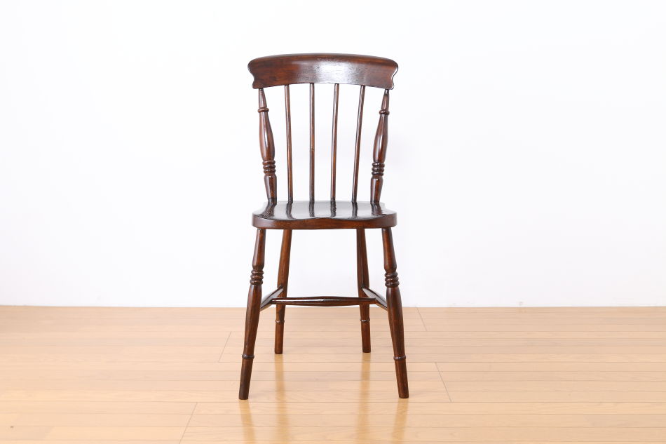 Rustic chairの画像