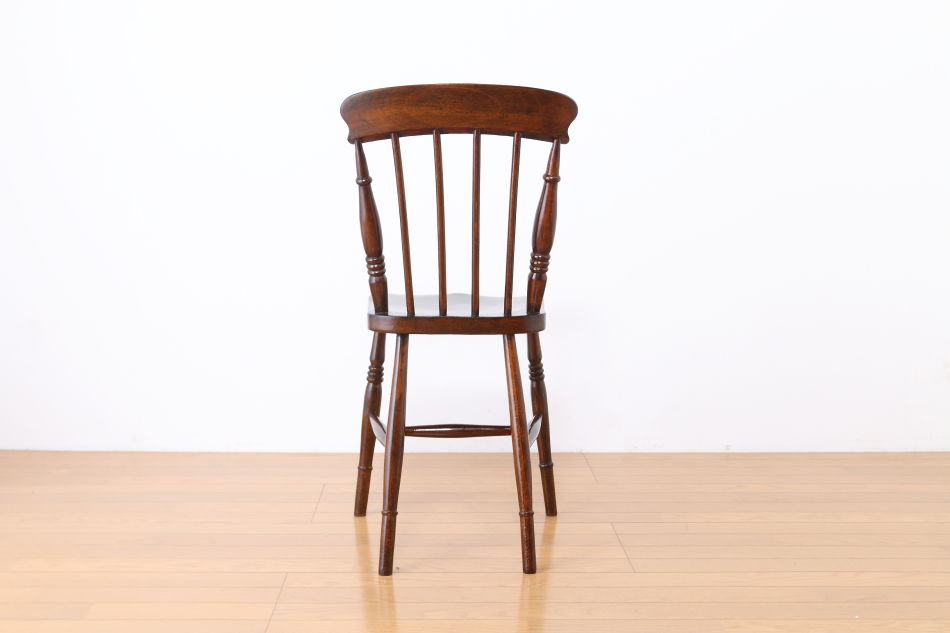 Rustic chairの画像