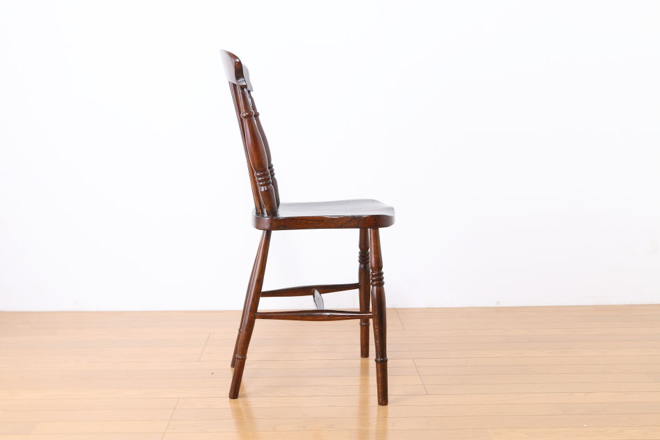 Rustic chairの画像