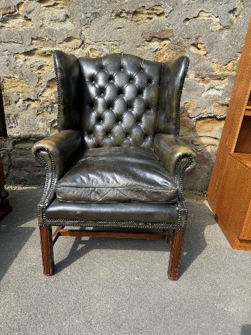 Quality leather chairの画像