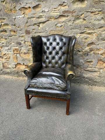 Quality leather chairの画像