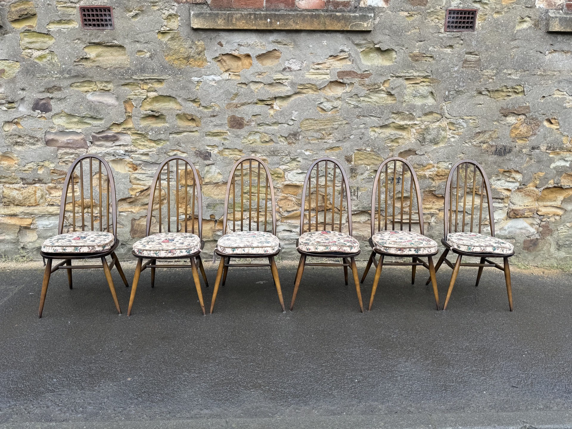 Set of 6 Ercol chairsの画像