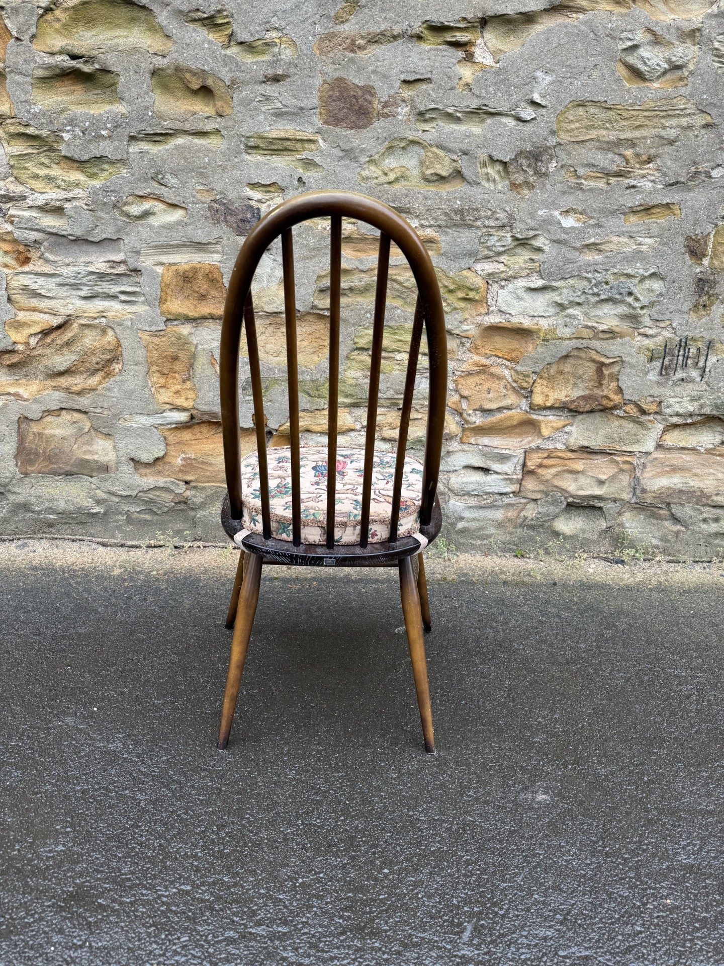 Set of 6 Ercol chairsの画像