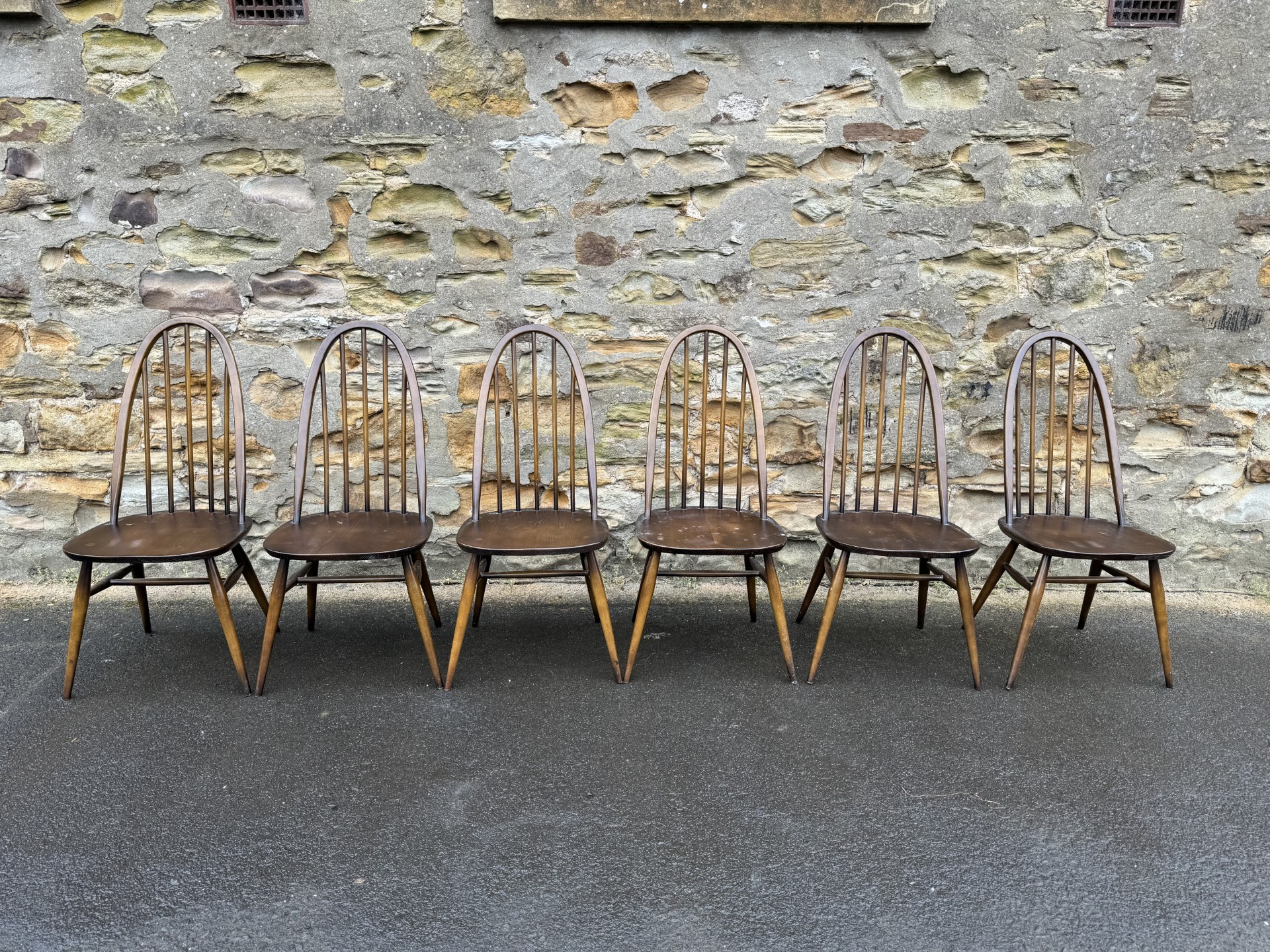 Set of 6 Ercol chairsの画像