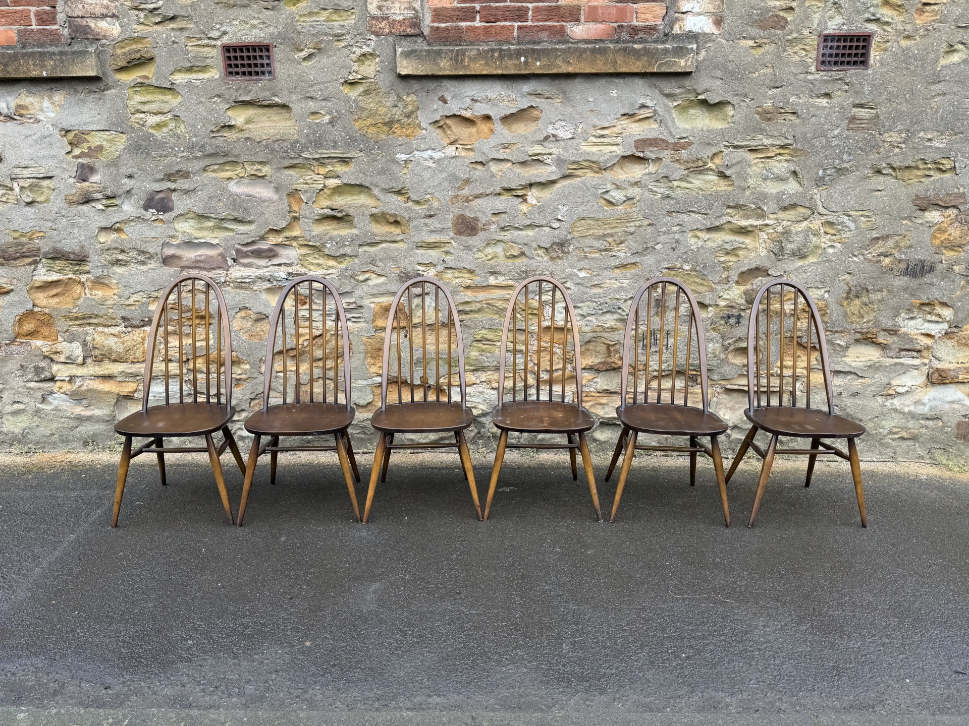 Set of 6 Ercol chairsの画像