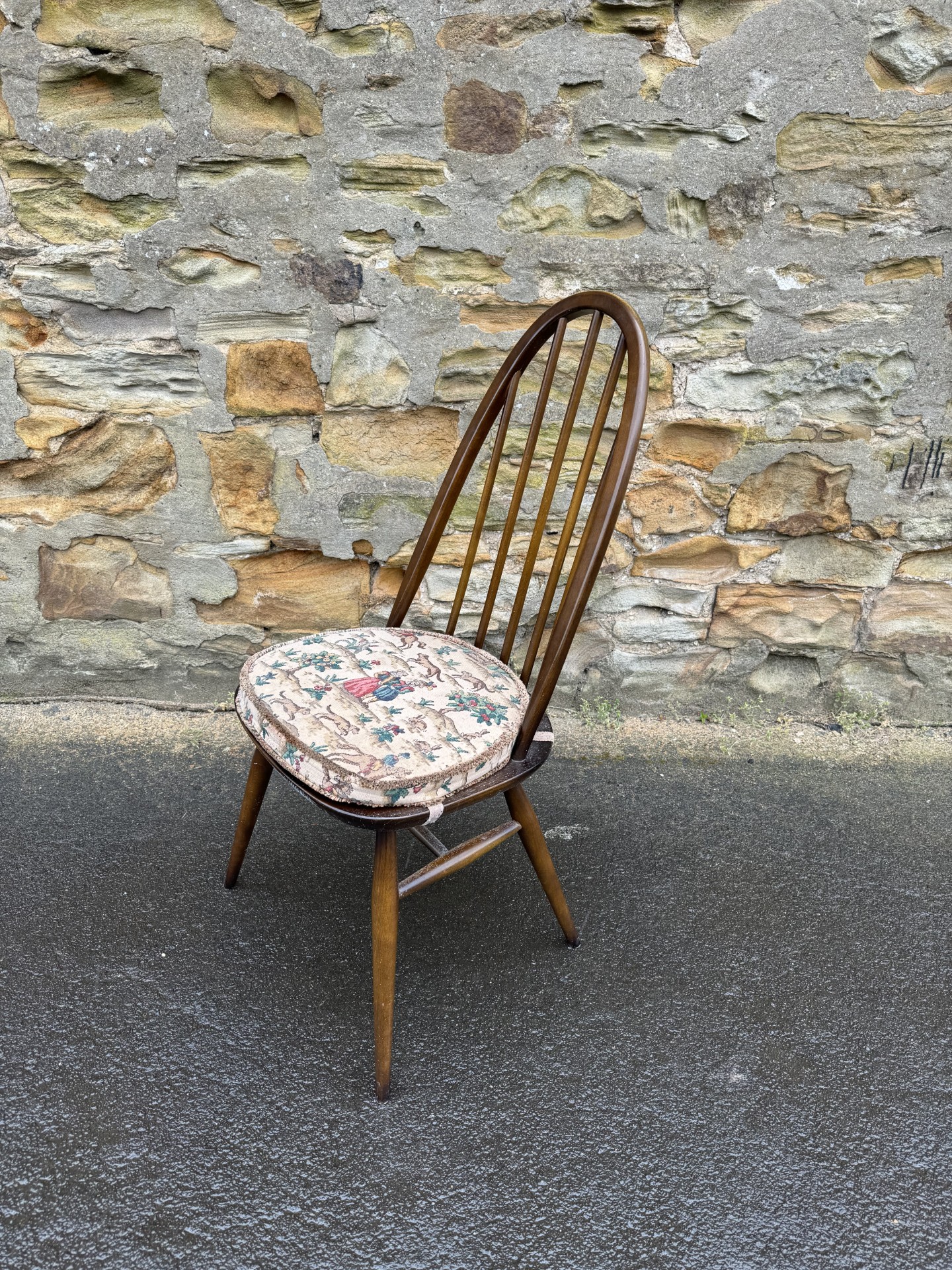 Set of 6 Ercol chairsの画像