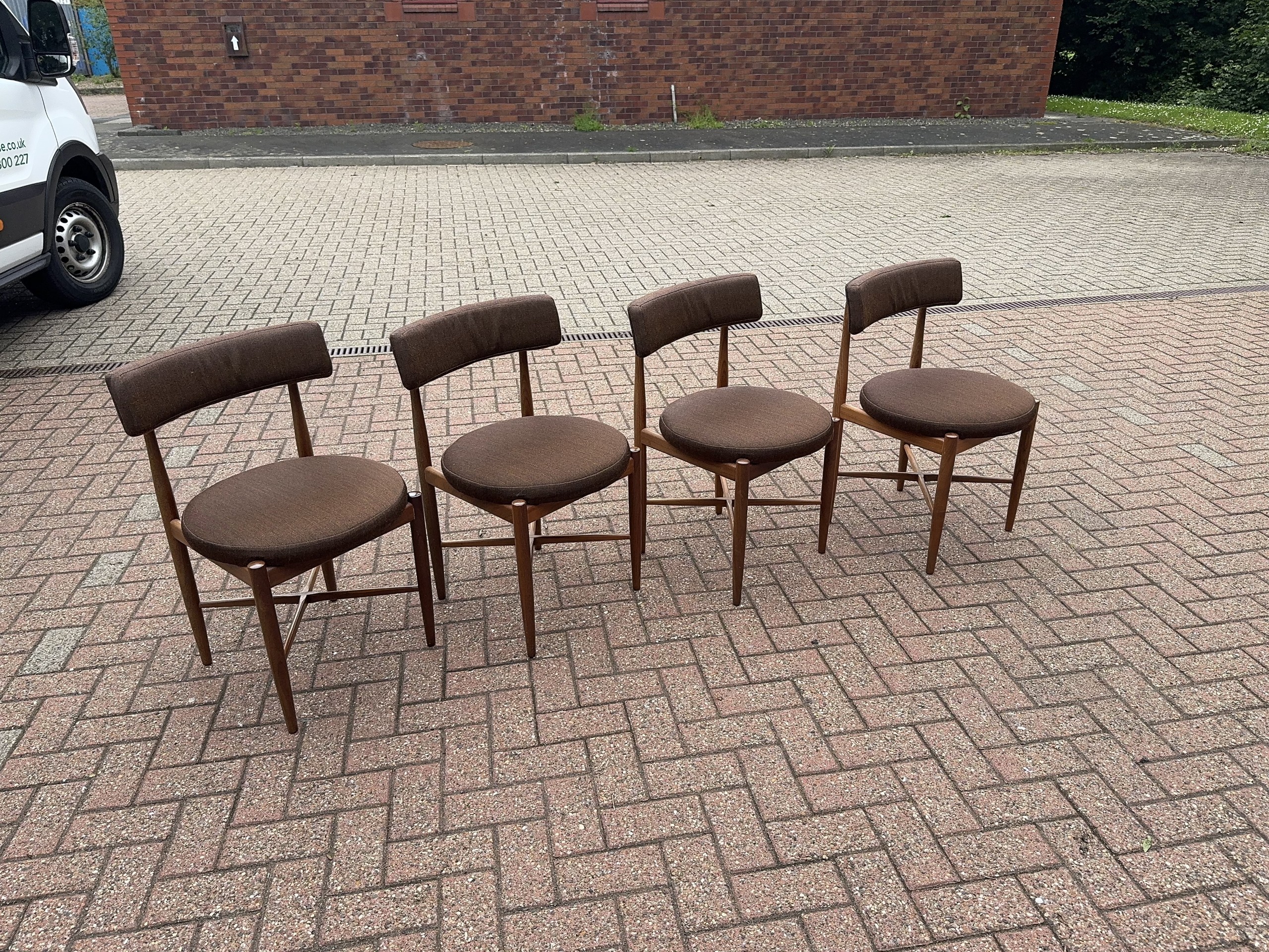 G Plan mid century dining room suite(Chairs)の画像