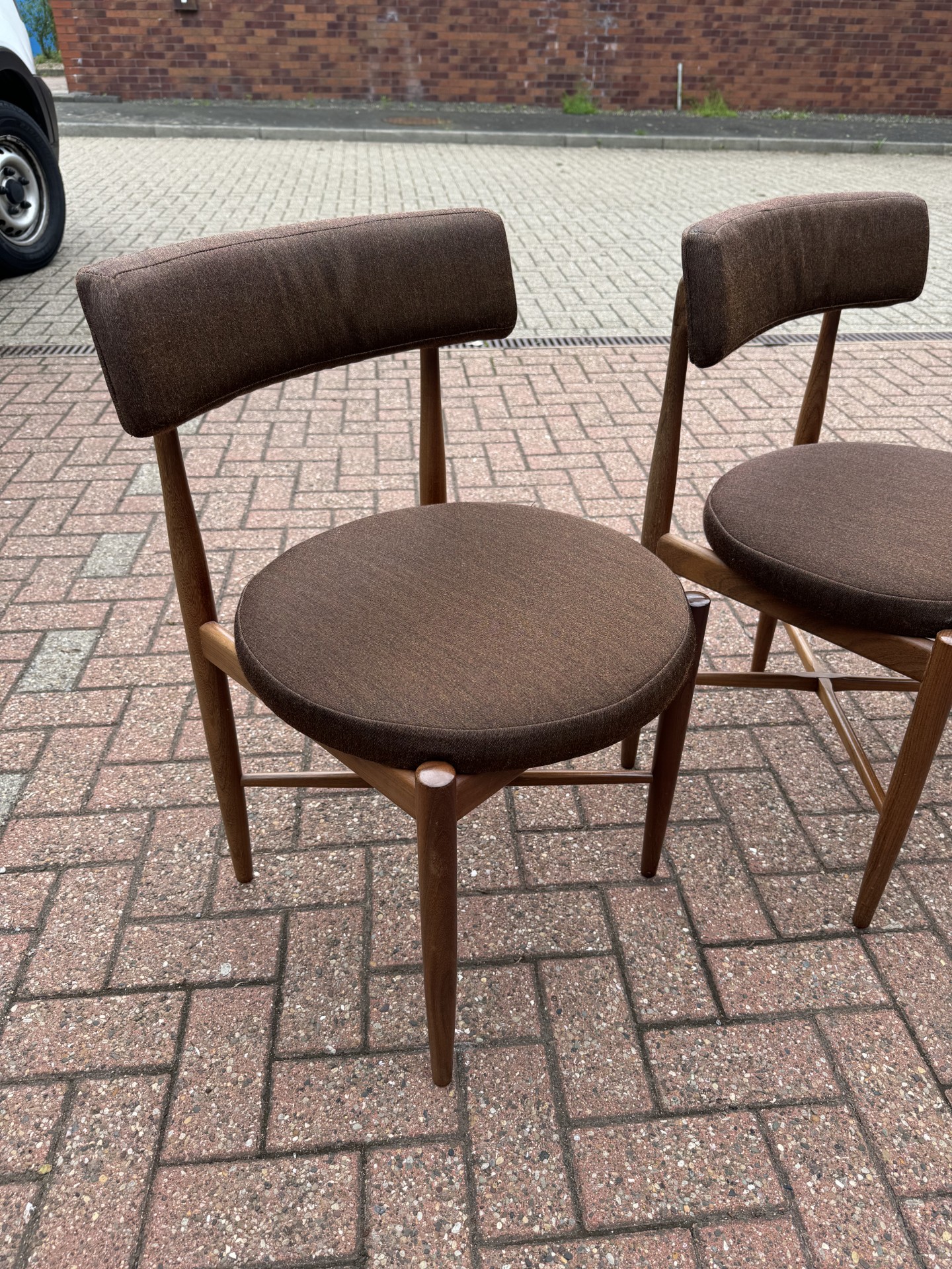 G Plan mid century dining room suite(Chairs)の画像