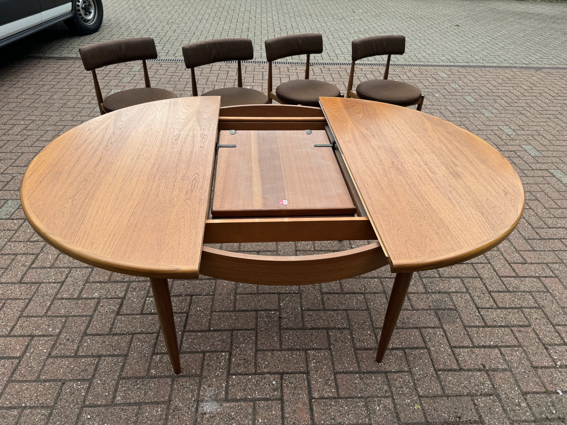 G Plan mid century dining room suite(Table)の画像