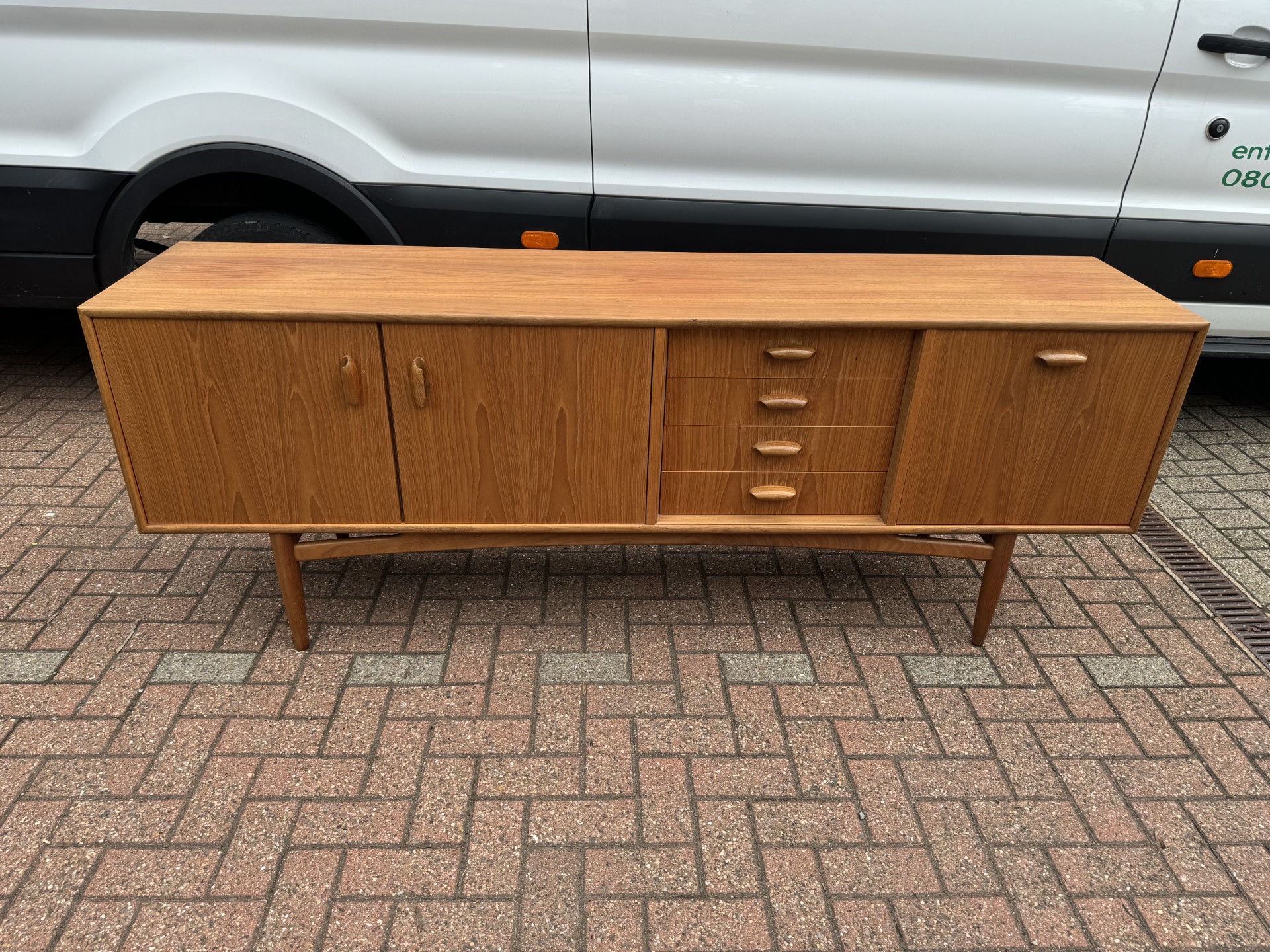 G Plan mid century dining room suite(sideboard)の画像