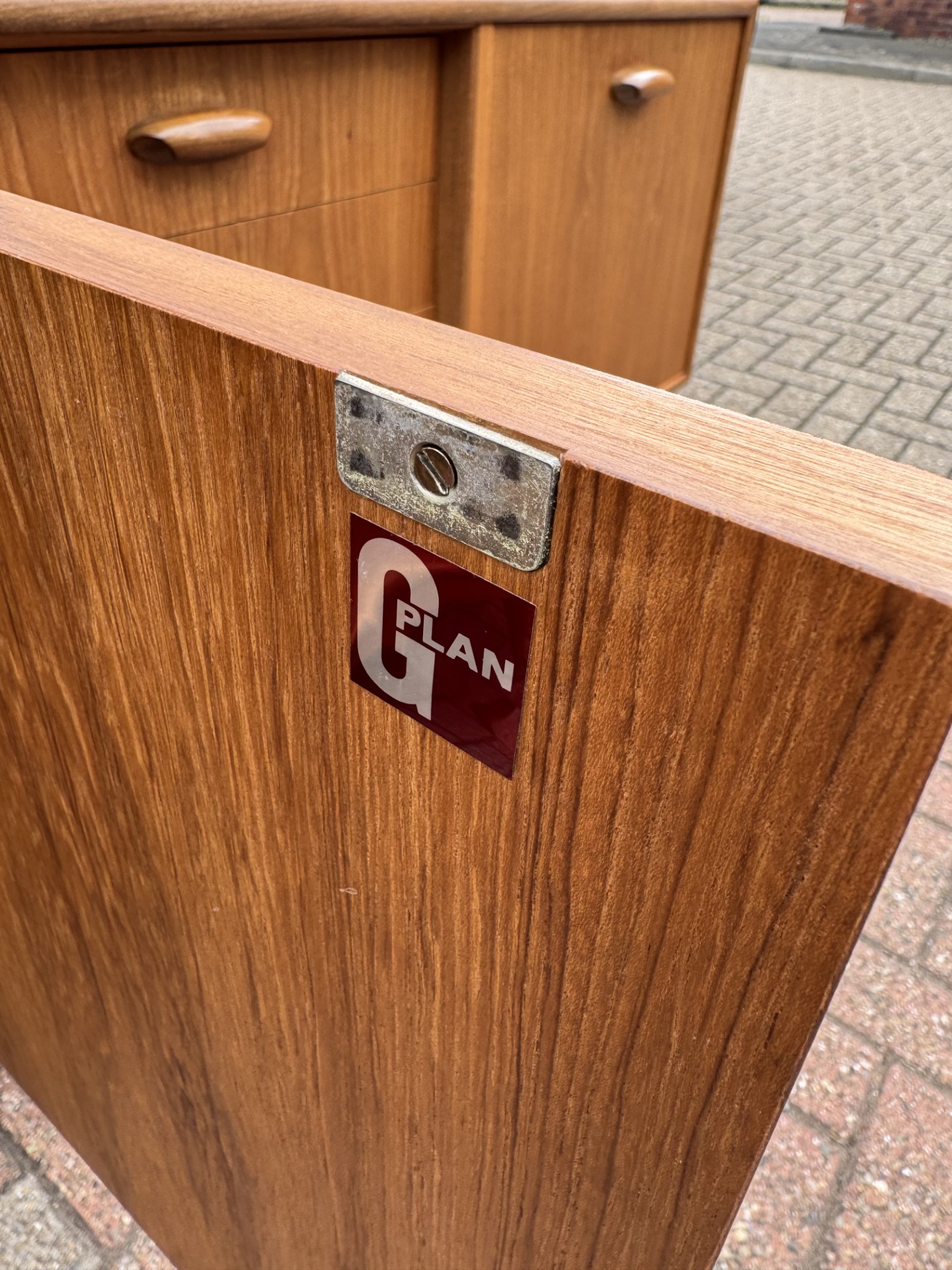 G Plan mid century dining room suite(sideboard)の画像