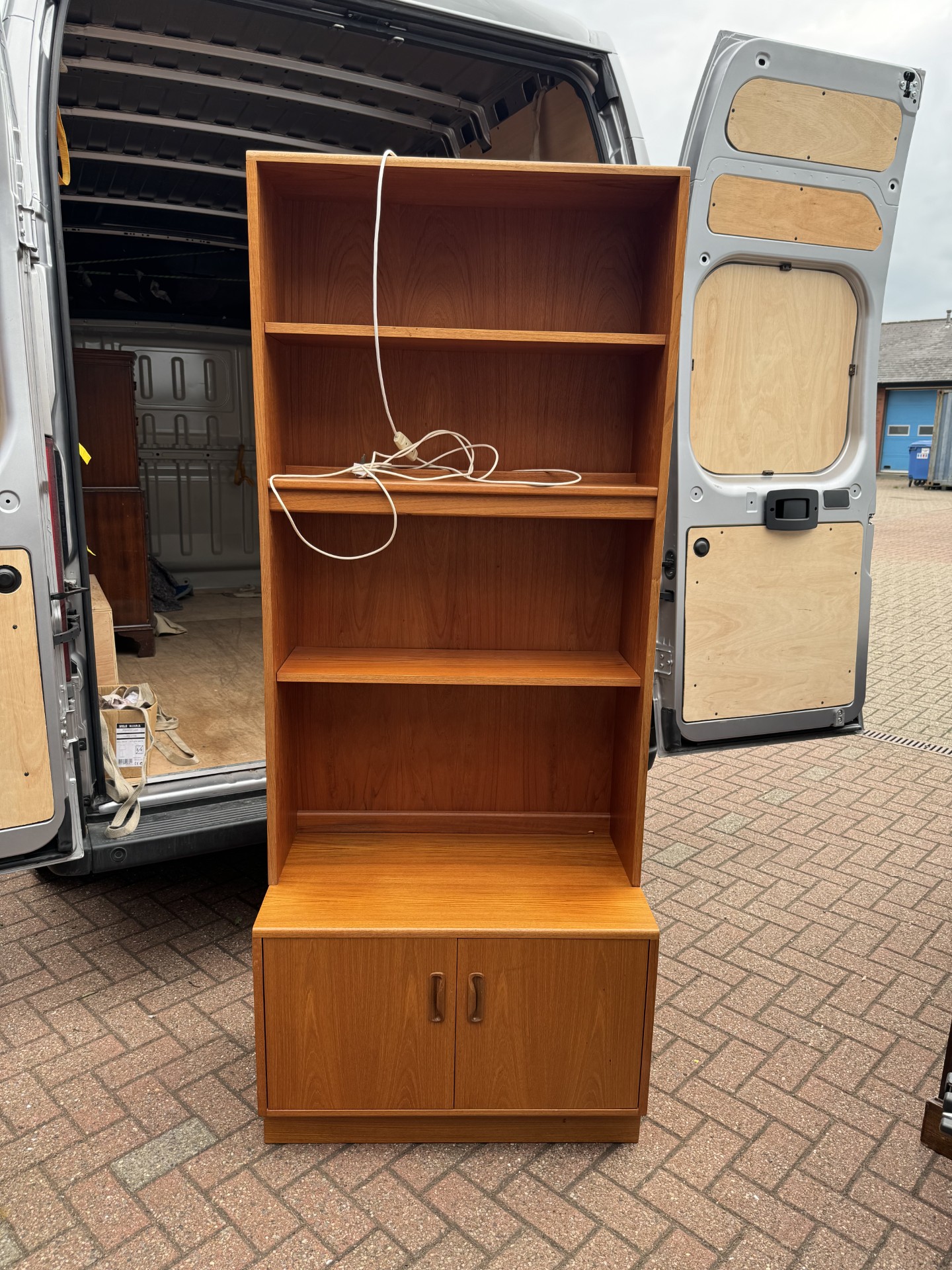 G Plan mid century dining room suite(Bookcase )の画像