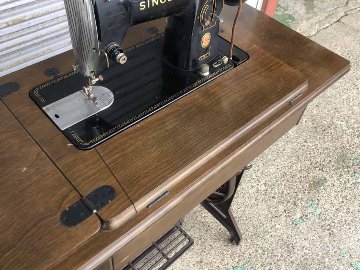 Japanese SINGER　Sewing Machine & Stoolの画像