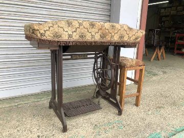 Japanese SINGER　Sewing Machine & Stoolの画像