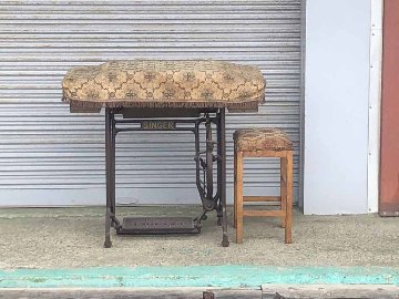 Japanese SINGER　Sewing Machine & Stoolの画像