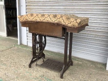 Japanese SINGER　Sewing Machine & Stoolの画像