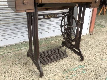 Japanese SINGER　Sewing Machine & Stoolの画像