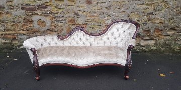 Mahogany sofa and chair (Sofa)の画像