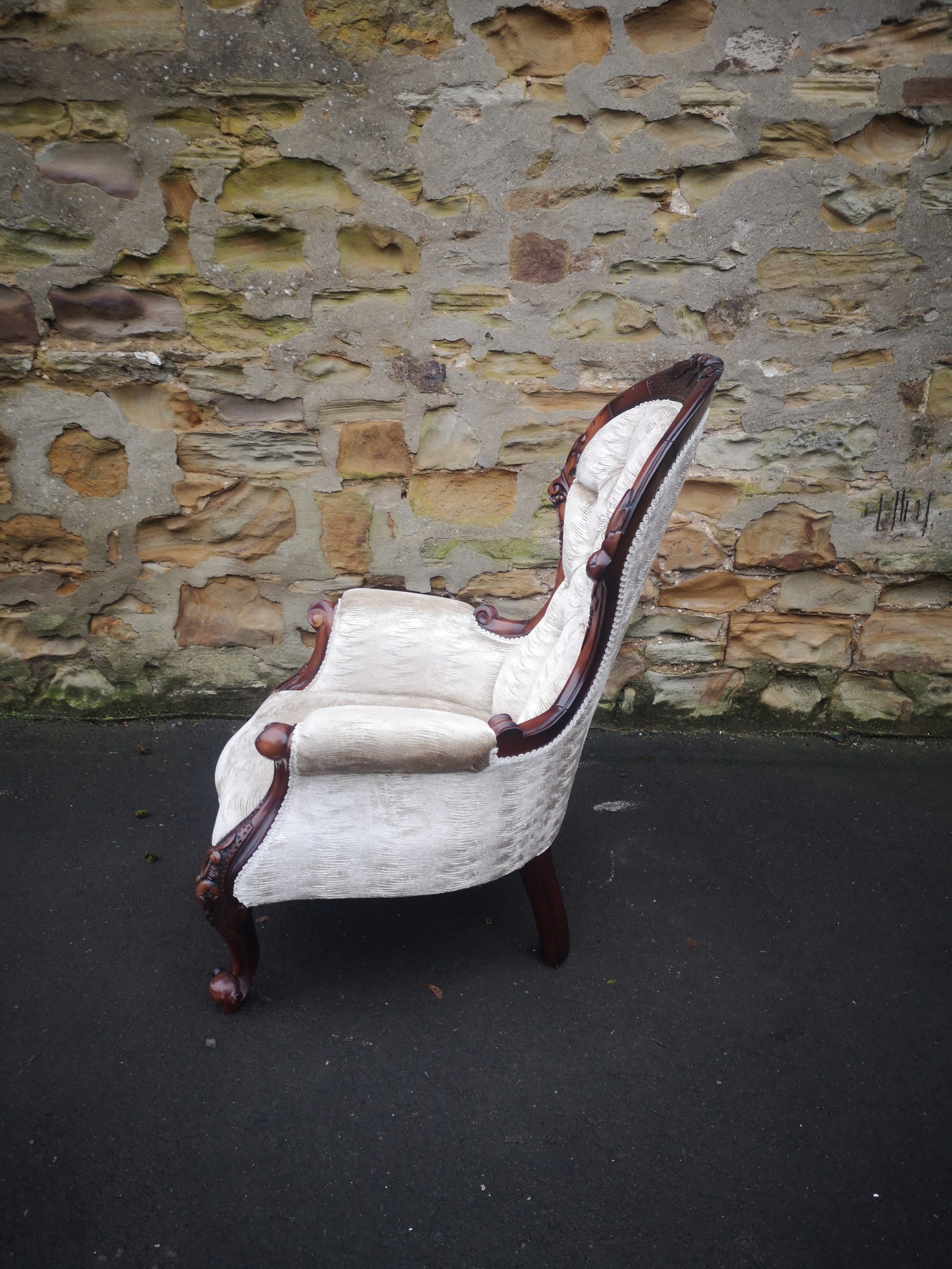 Mahogany sofa and chair (Chair)の画像