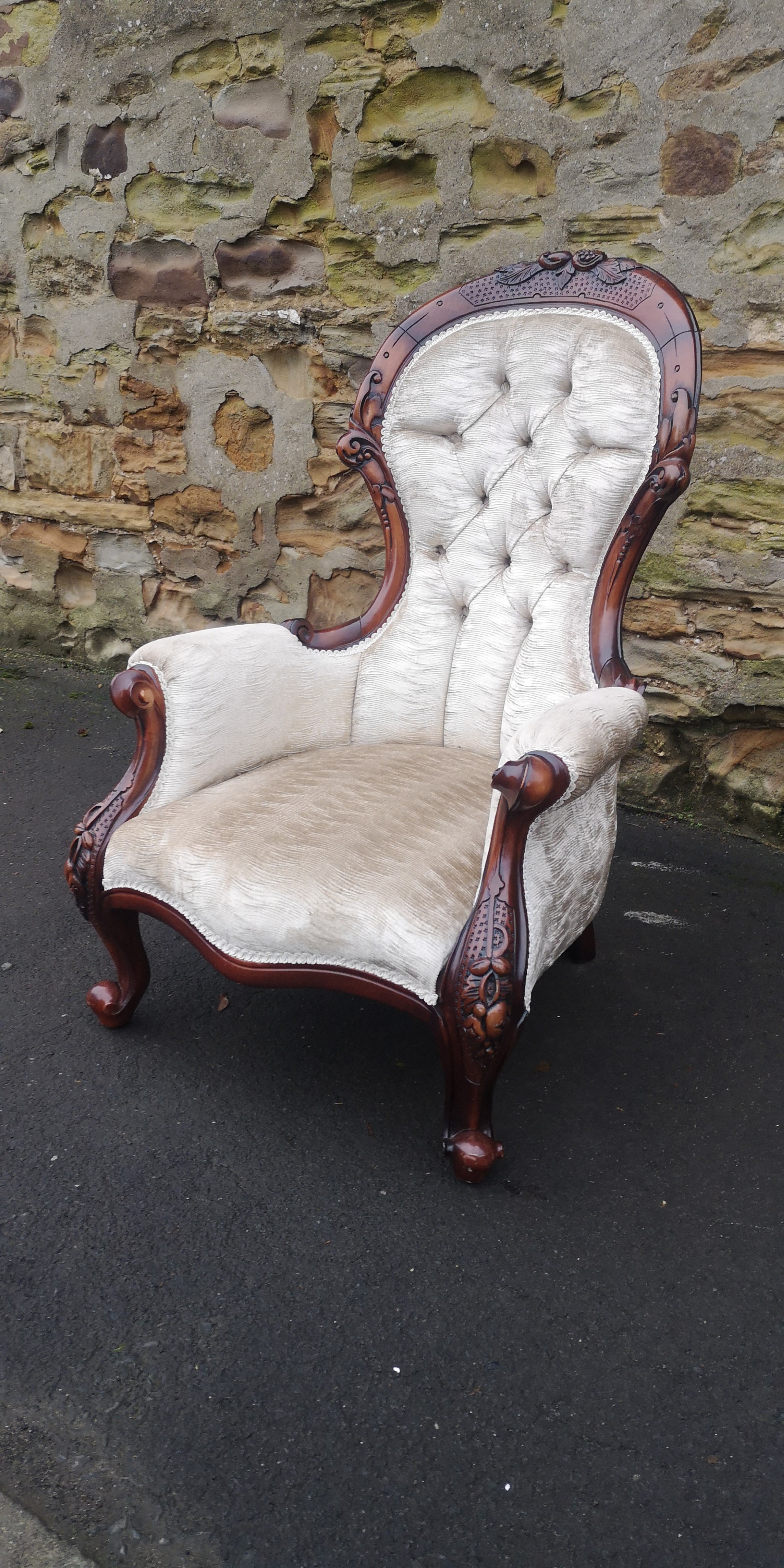 Mahogany sofa and chair (Chair)の画像