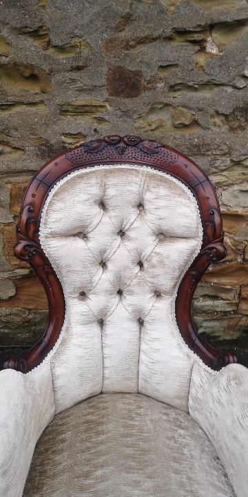 Mahogany sofa and chair (Chair)の画像