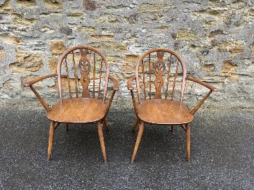 9 Ercol chairs(Pair of Ercol armchairs)の画像