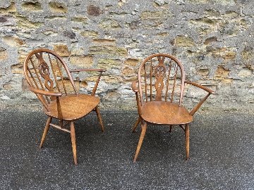 9 Ercol chairs(Pair of Ercol armchairs)の画像