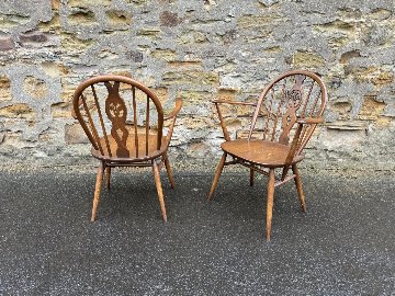 9 Ercol chairs(Pair of Ercol armchairs)の画像