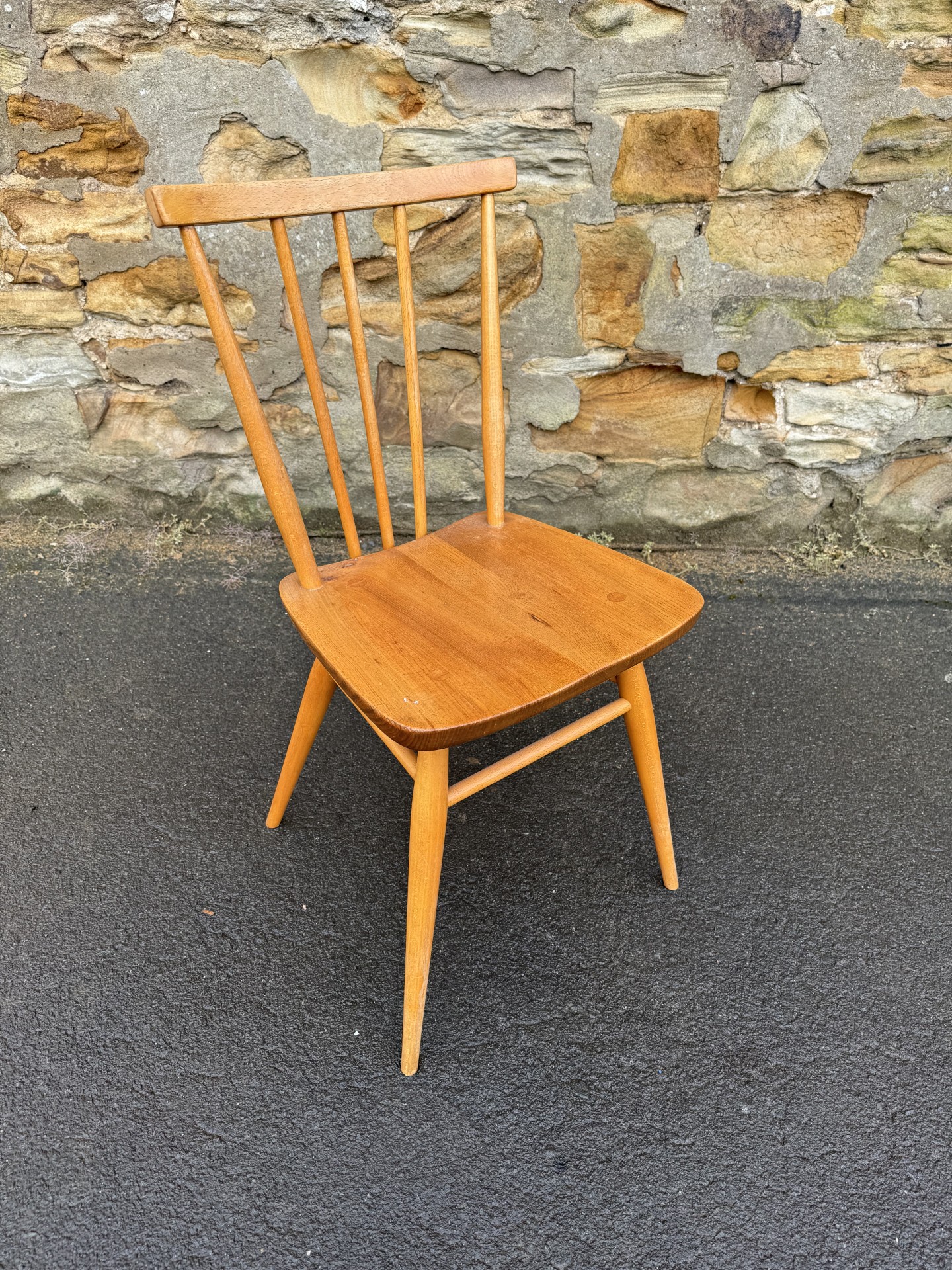 9 Ercol chairs(4 Ercol chairs)の画像