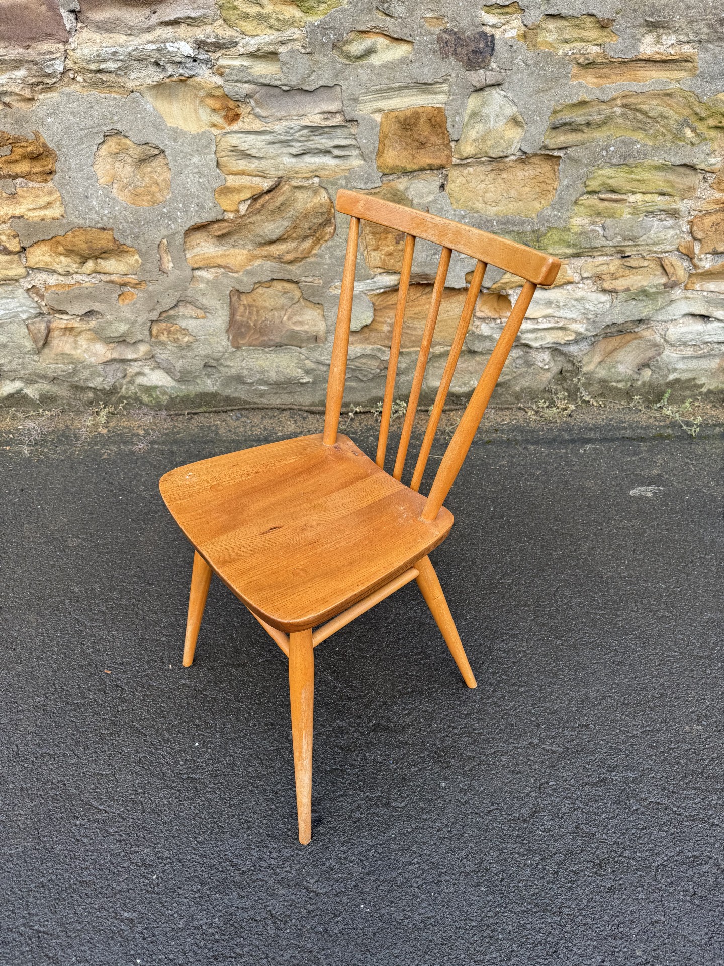 9 Ercol chairs(4 Ercol chairs)の画像