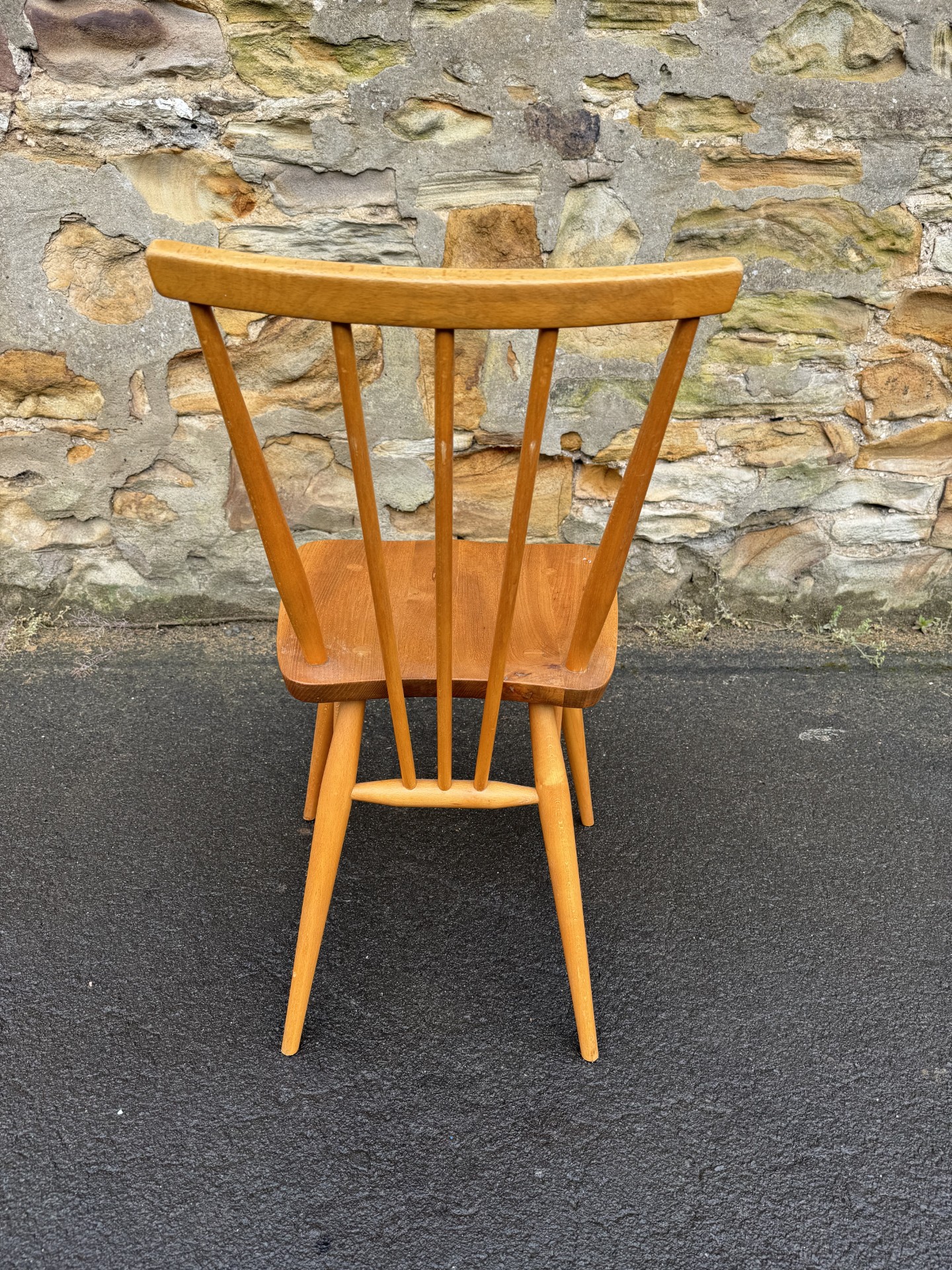 9 Ercol chairs(4 Ercol chairs)の画像