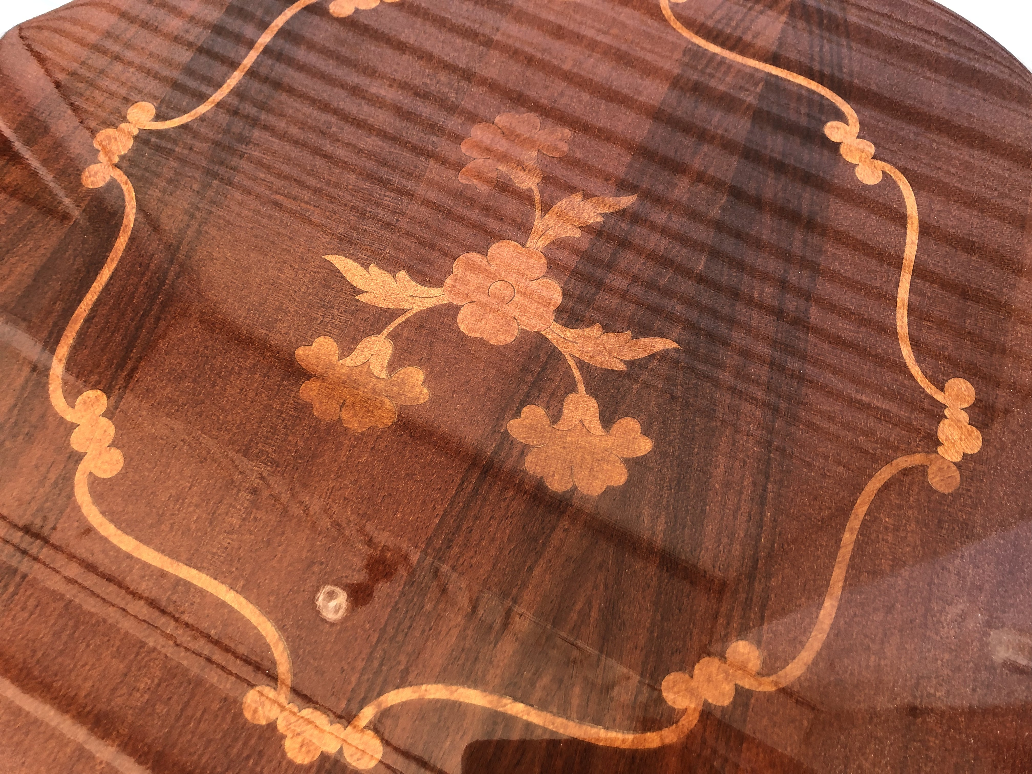 Marquetry inlay tableの画像