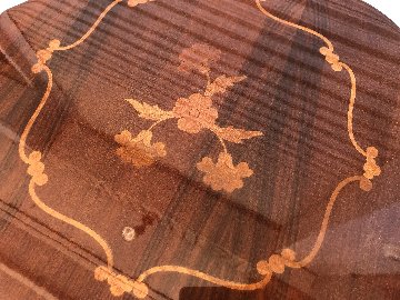 Marquetry inlay tableの画像