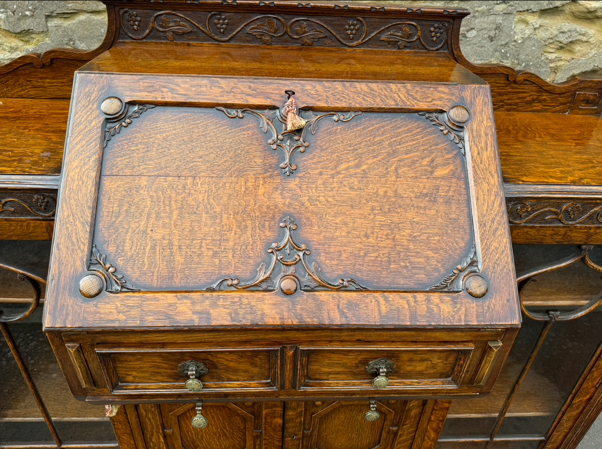 The secretaire writing cabinetの画像