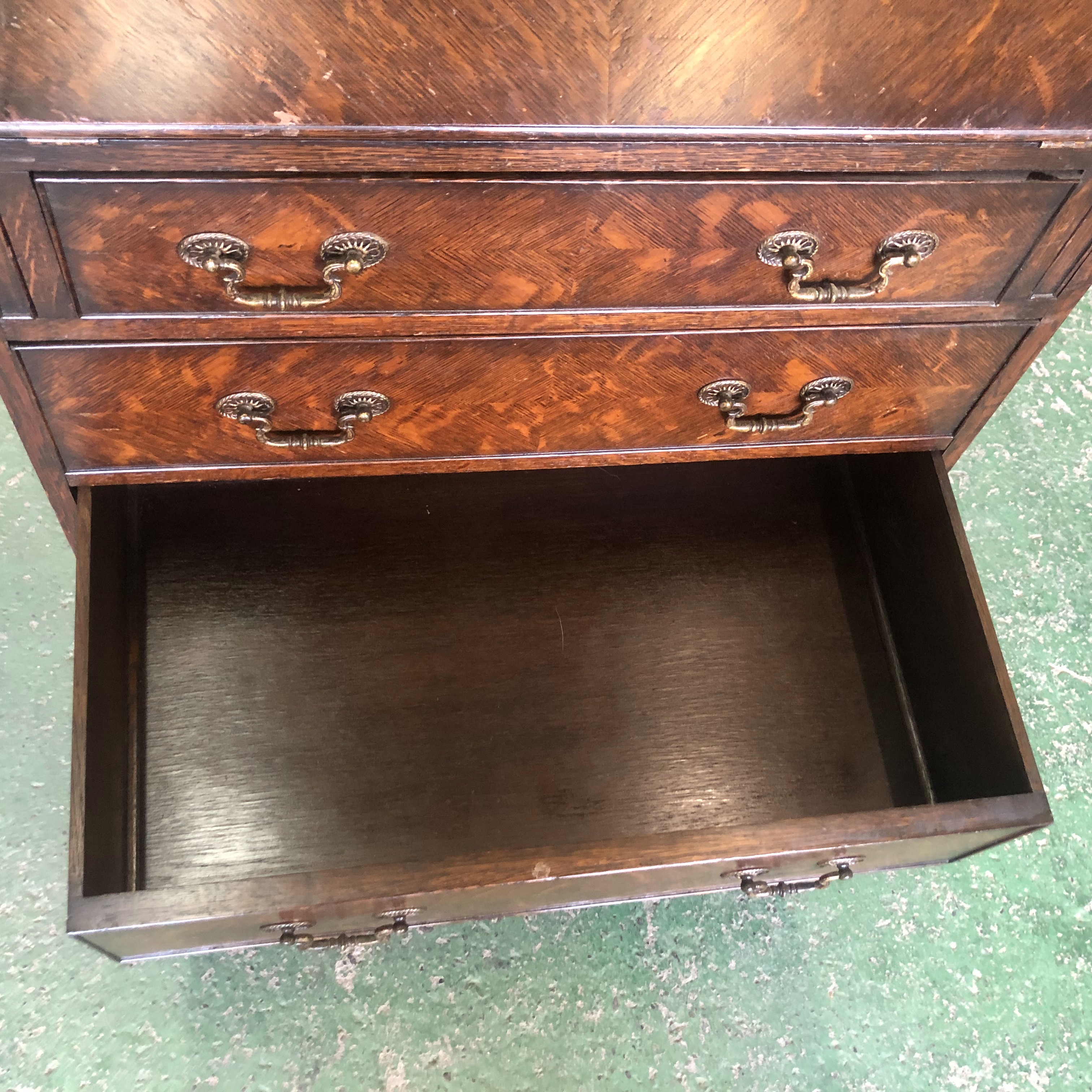 Queen Anne Style England Oak Bureau Bookcaseの画像