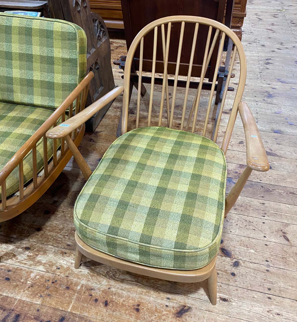Ercol Windsor 3 piece lounge suite(Easy Chair)の画像